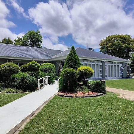 Nauntons Guest House & Wedding Venue 莱迪史密斯 外观 照片