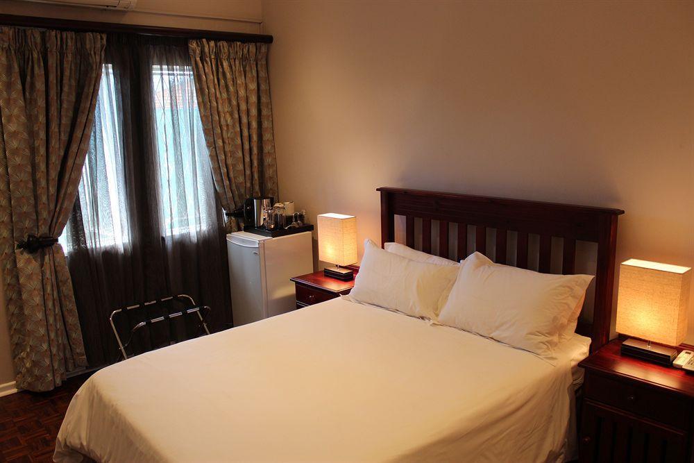 Nauntons Guest House & Wedding Venue 莱迪史密斯 外观 照片