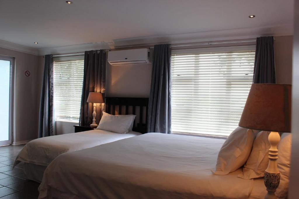 Nauntons Guest House & Wedding Venue 莱迪史密斯 客房 照片