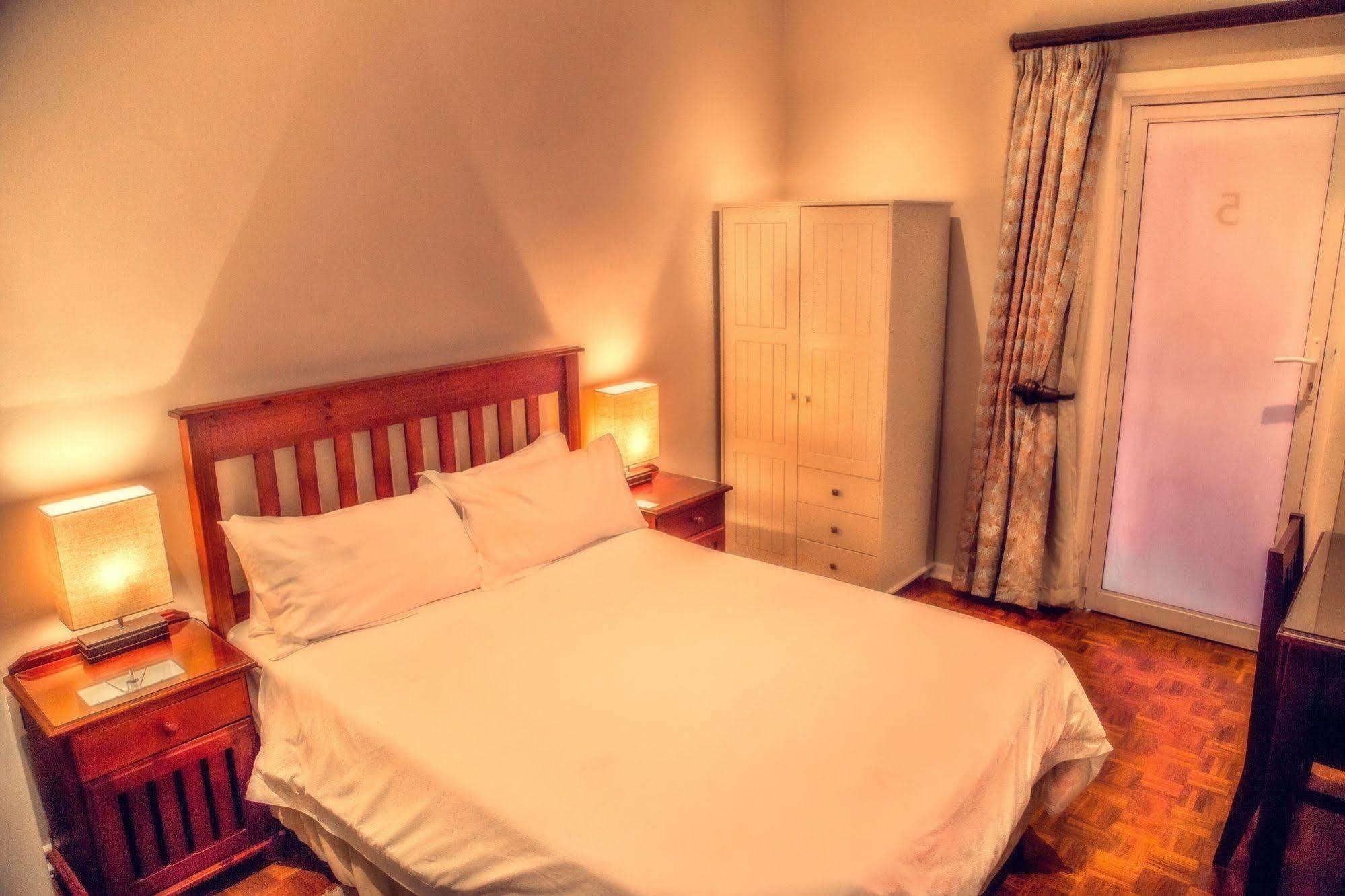 Nauntons Guest House & Wedding Venue 莱迪史密斯 外观 照片