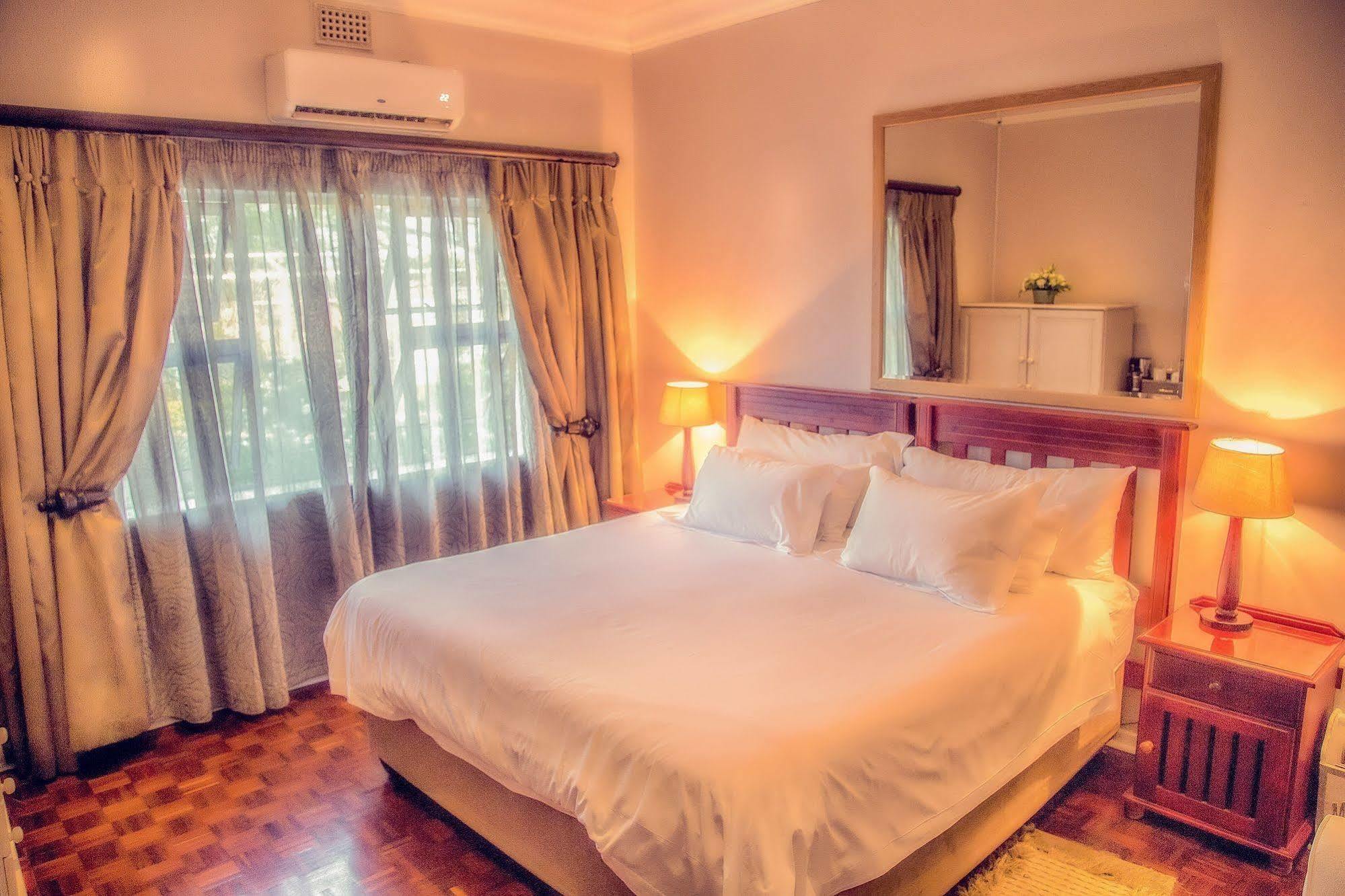 Nauntons Guest House & Wedding Venue 莱迪史密斯 外观 照片