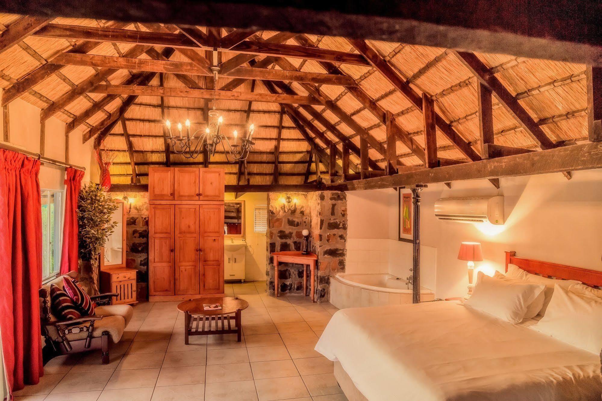 Nauntons Guest House & Wedding Venue 莱迪史密斯 外观 照片